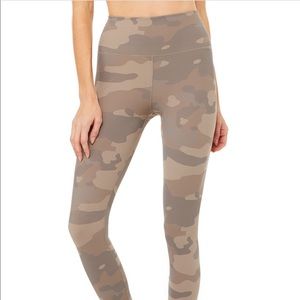 ALO YOGA High-Waist Camo Vapor Legging